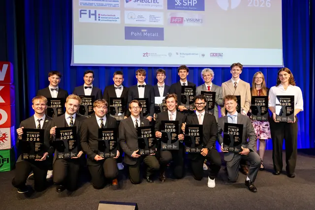 TINIP 2026 - der Tiroler Nachwuchs-Ingenieurpreis. Die TINIP-Sieger gemeinsam mit allen Kategorie-Gewinner:innen bei der Gala. | Foto: WK Tirol/ Marcus Krapf