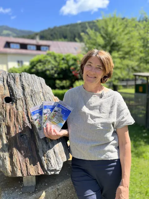 Gerline Krawanja-Ortner stellt ihren Geotrailwanderführer vor | Foto: Nicole Mitsche