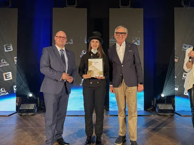 Rauchfangkehrermeisterin Jana Lind bestach durch ihr besonderes Outfit. | Foto: MeinBezirk/Harald Almer