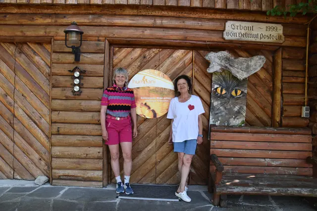 "Ein Herz für Tiere und Menschen": Humani-Obfrau und Tierärztin Rosmarie Poskocil aus Opponitz (r.) mit Cornelia Steiner aus Wieselburg-Land