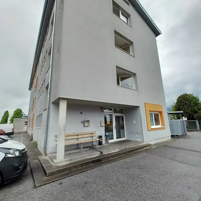 Die Notschlafstelle Schusterbergweg in Innsbruck steht erneut im Mittelpunkt der Sicherheitsdebatte. | Foto: TSD