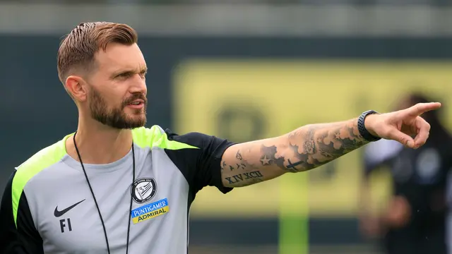 Sturms Cheftrainer Fabio Ingolitsch bat am Mittwoch zum Trainingsauftakt. | Foto: GEPA pictures