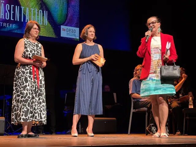 Karin Vogler (BORG), Organisatorin Katharina Schwarz-Brand (Junges Publikum) und Geschäftsführerin Maria Großbauer. | Foto: Schauer