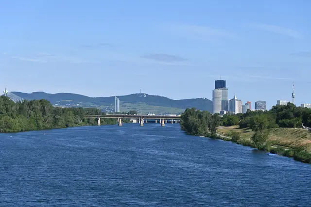 Neue Donau, Donau City