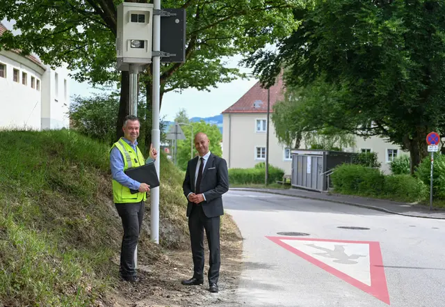 Markus Punzenberger von Yunex Traffic und Mobilitätsreferent Vizebürgermeister Martin Hajart (ÖVP) beim Lokalaugenschein. | Foto: privat