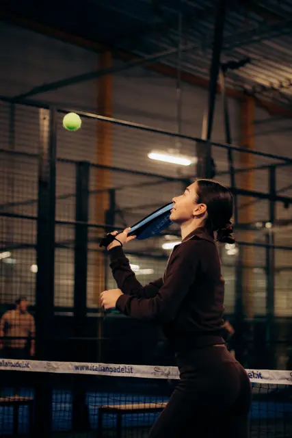 Ein Satz wird wie beim Tennis von dem Team gewonnen, dass zuerst sechs Spiele gewonnen und zwei Spiele Vorsprung hat. Kommt es zu einem Unentschieden spielt man ein sogenanntes „Tie-Break“. | Foto: pexels / Anhelina Vasylyk