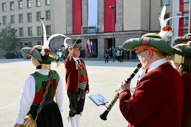 Kapellmeister Engelbert Wörndle dirigierte die Musikkapelle Grinzens. | Foto: Hassl