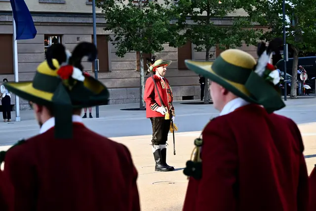Schneidiges Kommando von Schützenhauptmann Daniel Holzknecht. | Foto: Hassl