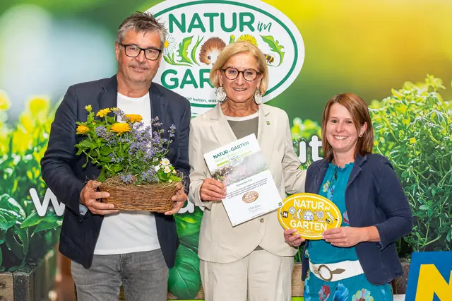 Ertl: Bürgermeister Josef Forster, Landeshauptfrau Johanna Mikl-Leitner und Daniela Matzenberger. | Foto: „Natur im Garten“ / J. Ehn