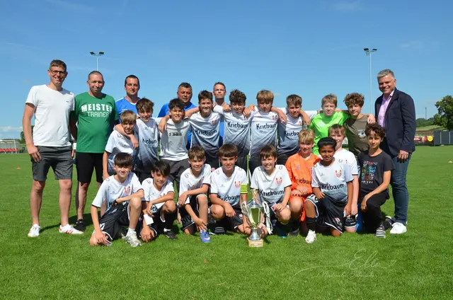 Meisterjubel in Paasdorf: Die U13 des USG Paasdorf krönt eine starke Saison mit dem verdienten Titel. | Foto: USG Paasdorf