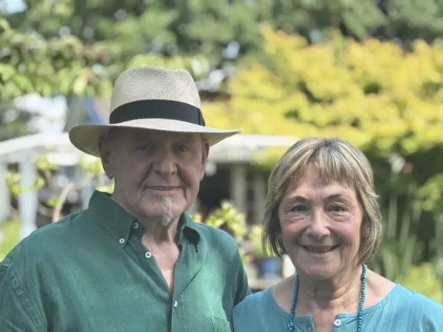 Uschi und Herbert Weber haben ihren Garten Schritt für Schritt zu einem besonderen Rückzugsort gemacht. | Foto: Lina Chalusch