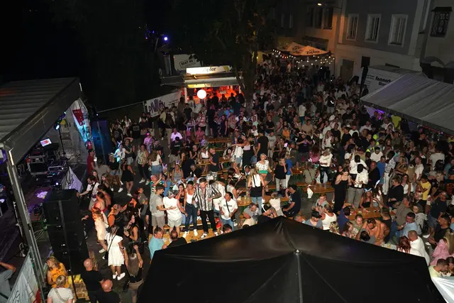 Am Umkehrplatz am Ennskai erwartet die Besucher des Steyrer Stadtfestes ein abwechslungsreiches Musikprogramm mit DJ KillPhil, Gerry und Michi Kaiser mit Band.