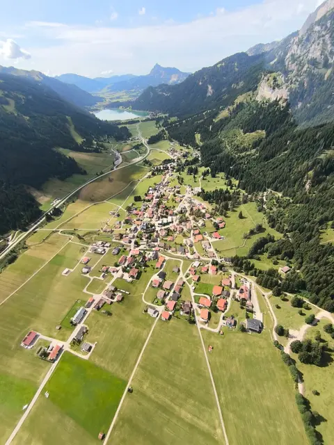 Nesselwängle entwickelt sich stetig weiter. Mehrere Projekte stehen derzeit in den Startlöchern oder befinden sich bereits in Umsetzung.  | Foto: Hubert Mark