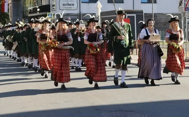 großer Festaufmarsch zum 190jährigen Jubiläum der Bauernmusik St. Johann | Foto: Bauernmusik St. Johann