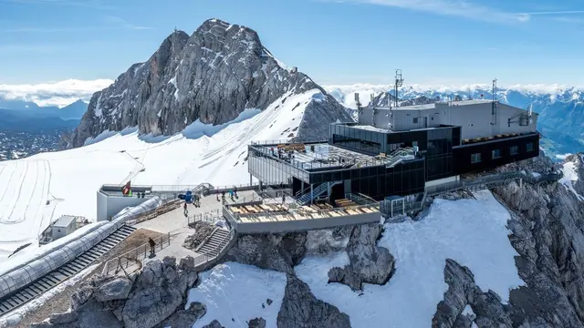 Die Bergstation der Dachstein Südwandbahn in Ramsau am Dachstein kann am Langen Tag der Energie erkundet werden. | Foto: Josh Absenger