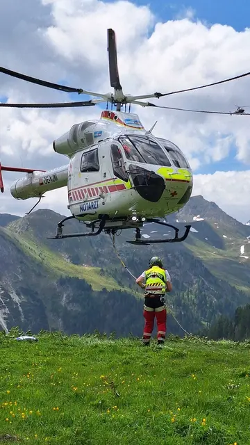 Rettungshubschrauber Martin 1 bei der Taubergung im Riedingtal | Foto: BR Zederhaus