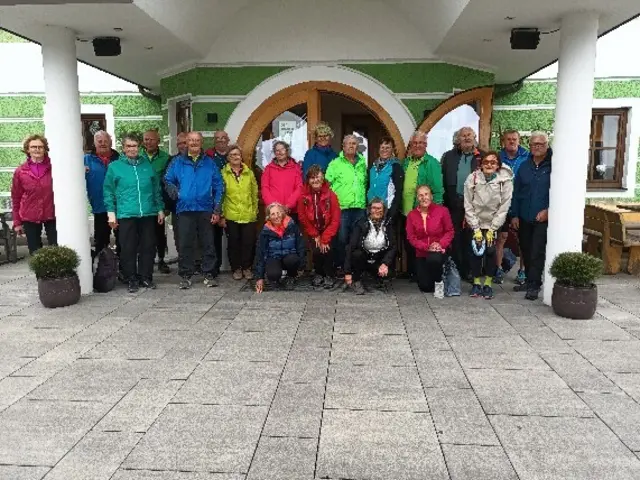 Toller Radwandertag der Reinsberger Senioren: Am Ziel angelangt beim Mostlandhof in Schauboden | Foto: NÖs Senioren/Ortsgruppe Reinsberg