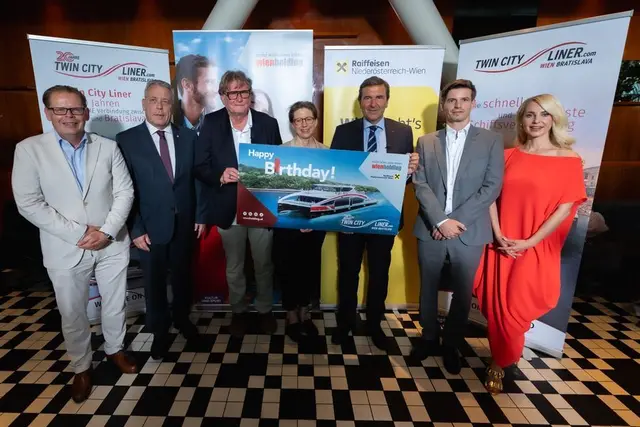 Gerd Krämer (Central Danube), SPÖ-Gemeinderat und Landtagsabgeordneter Thomas Mader, Zivilingenieur Richard Anzböck, Wien Holding-GF Karin Ramser, Reinhard Karl (Raiffeisenlandesbank NÖ-Wien), Severin Leopold (Central Danube) und Moderatorin Silvia Schneider, feierten gemeinsam das Jubiläum. (v.l) | Foto: David Bohmann