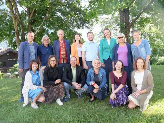 Das Vokalensemble Somesing ist ein junger, gemischter Projektchor mit einem abwechslungsreichen Repertoire von Jazz, Pop und Musical bis hin zu modernen Chorkompositionen. Mit stimmungsvollen Konzerten, professioneller Begleitung und Auftritten bei Hochzeiten, Taufen, Messen und Kulturveranstaltungen begeistert der Chor sein Publikum weit über die Bühne hinaus. | Foto: Offer