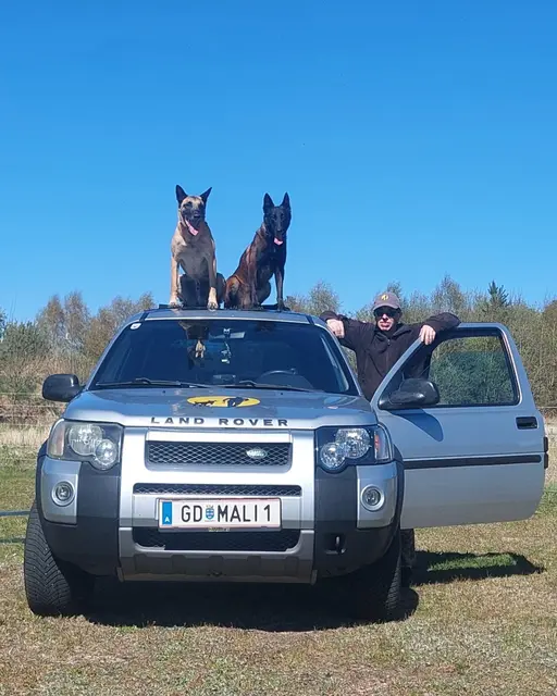 Arno Koblinger ist seit fünf Jahren erfolgreicher Hundetrainer. | Foto: Privat