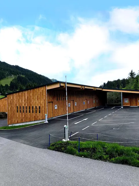 Mit dem neuen Recyclinghof haben die Nesselwängler nun viel Platz, ihre Wertstoffe zu entsorgen. | Foto: Hubert Mark