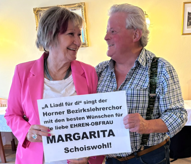 Die Sänger präsentierten mehrere Liedbeiträge und hatten auch ein eigens für Margarita Schoyswohl umgedichtetes Lied vorbereitet. | Foto: Gemeinde Pernegg