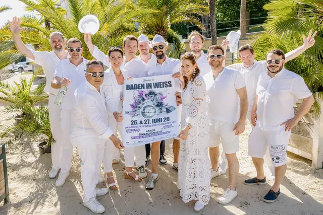 Roland Bartha (links ganz hinten), Bernhard Ceidl, Ali Caner, Dolores David-Fromm, Michael Grossauer, Markus Ruess, Oliver Pusswald, Bürgermeisterin Carmen Jeitler-Cincelli, Lorenz Märzweiler, Dominik Gschiegl, Klaus Lorenz und Peter Weber.
 | Foto:  2026psb/c.kollerics