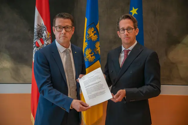 Mit einem gemeinsamen Dringlichkeitsantrag wollen ÖVP und FPÖ der roten Gesundheitslandesrätin die "Gelbe Karte" zeigen: VPNÖ-Klubobmann Kurt Hackl und FPÖ NÖ-Klubobmann Reinhard Teufel. | Foto: zVg