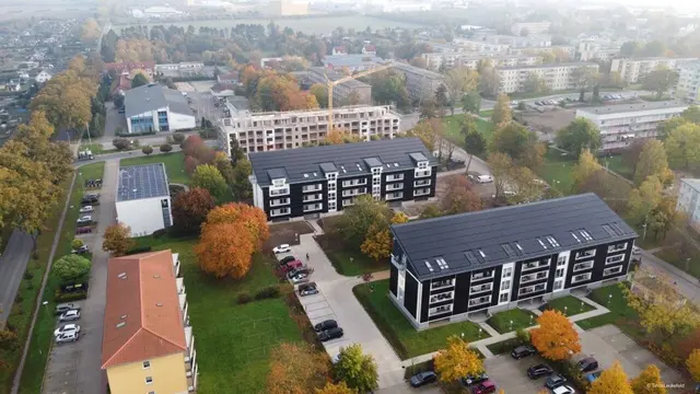 Die Firma easyTherm aus Unterwart spielt eine Schlüsselrolle bei preisgekröntem Wohnbauprojekt, einem DDR-Plattenbau in Aschersleben, das zu energieautarke Wohnhäuser umgebaut wurde.  | Foto: Timo Leukefeld