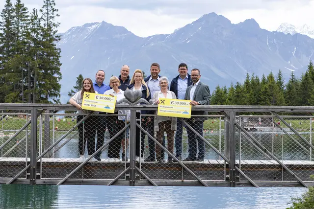 Stolze 60.000 Euro konnten übergeben werden | Foto: Andreas Kirschner