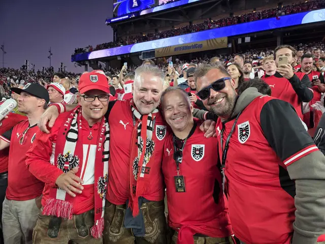 Echte Fans in den USA: Rene Meixger (Rum), Martin Hofer (Inzing), Marco Casotti (Rum) und Clemens Janicki (Innsbruck) unterstützen das Österreich-Team.
 | Foto: Meixger
