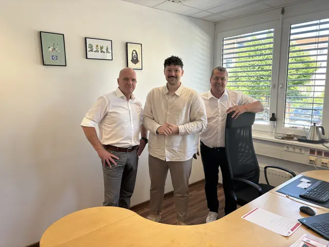 Das Team des ÖGB: Vorstand Markus Wieser, der neue Regionalsekretär David Oprodovsky und OGB-Vize Horst Pammer. | Foto: Schauer