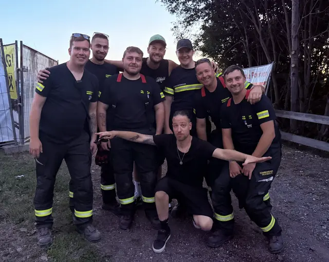 Erinnerungsfoto der Feuerwehrmitglieder mit OUT of ORDA | Foto: FF Raabs