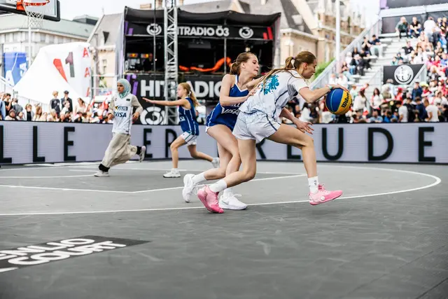 Bei der 3x3 FIBA World Tour am Heumarkt in Wien traten die besten Schulteams Österreichs an.  | Foto: Andreas Pichler