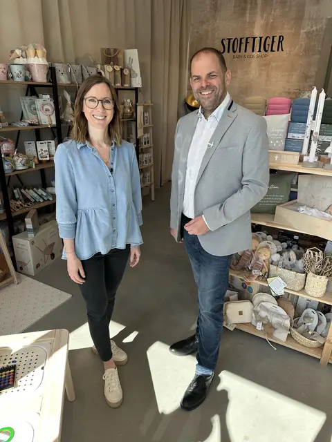 Unternehmerin Martina Wächter von Stofftiger und Alexander Smuk, Gremialobmann des Versand-, Internet- und allg. Handel der Wirtschaftskammer Niederösterreich. | Foto: filmpro – David Rudolf