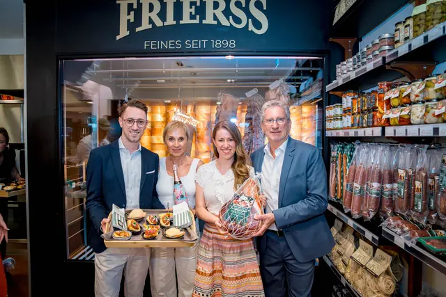 Jetzt auch in Velden: Christoph, Andrea, Alexandra und Rudolf Frierss.