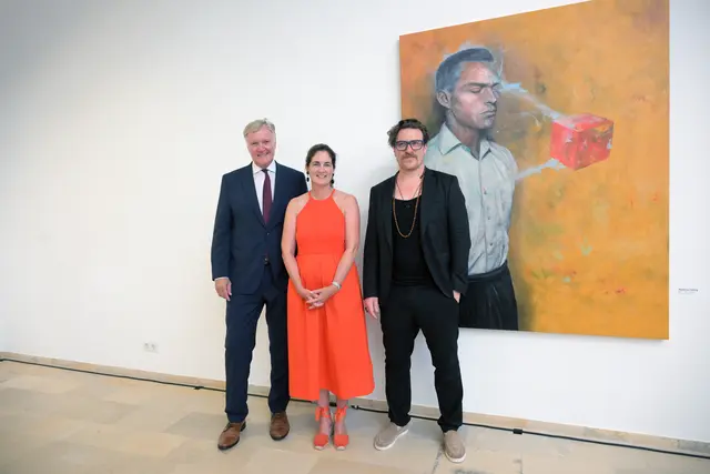 Eröffnungsredner Klaus Albrecht Schröder, Johanna Mitterbauer und Parov Stelar (Marcus Füreder). | Foto: Rudi Gigler