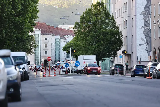 Im betroffenen Bereich wurde der Streckenabschnitt gesperrt. | Foto: Reischl