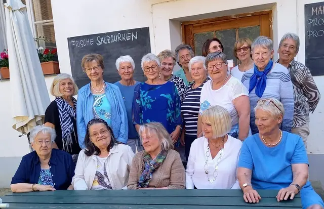 68 Jahre nach dem Schulabschluss verbindet die ehemaligen Schülerinnen noch immer eine enge Freundschaft. | Foto:  Stimson