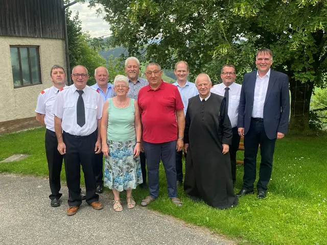 Markus Tatzreiter Willibald Haberhauer, GR Günther Hammerschmid, GR Florian Fuchsluger, Markus Egger, Bgm. Thomas Raidl
Johannes Aigner, Annemarie Tatzreiter, Franz Tatzreiter, Pater Franz Hörmann | Foto: Marktgemeinde Sonntagberg