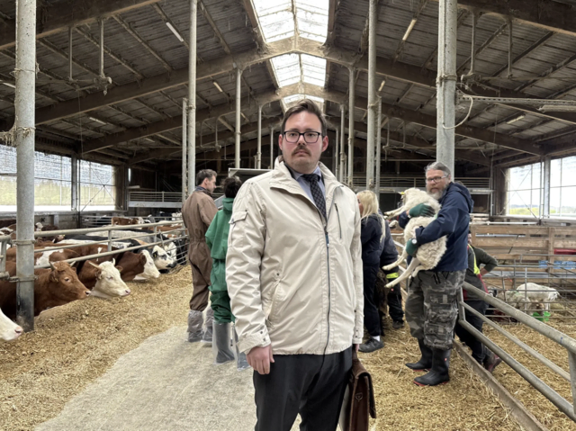 Benjamin Biberhofer vertritt Landwirt Roland Scheinecker aus Steinerkirchen und sieht einen errungenen, ersten Sieg am Landesverwaltungsgericht.