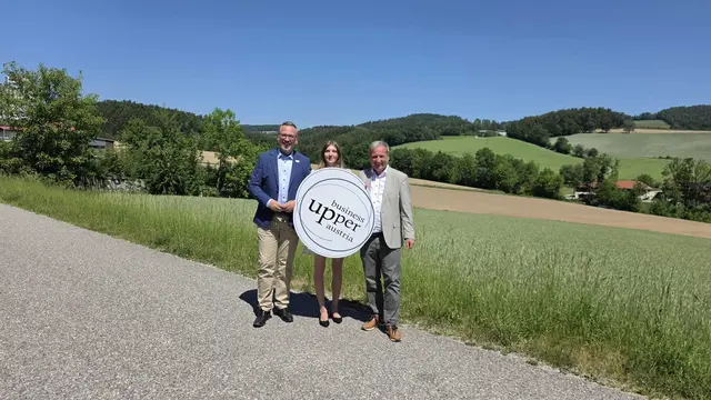 Obmann der Inkoba Gusental Bürgermeister von Engerwitzdorf Christoph Meisinger, Business Upper Austria Projektmanagerin Caroline Plakolm und Bürgermeister von Altenberg Michael Hammer. | Foto: Inkoba Gusental