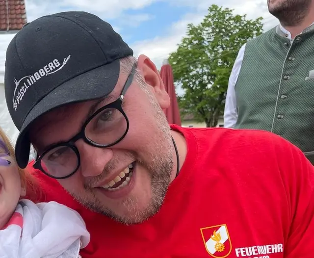Markus Kottal reagierte geistesgegenwärtig auf den Herzstillstand seines Großvaters, leitete sofort Reanimationsmaßnahmen ein und übergab ihn erfolgreich an die Rettung – mit positivem Ausgang ohne Folgeschäden. | Foto: Kottal/privat