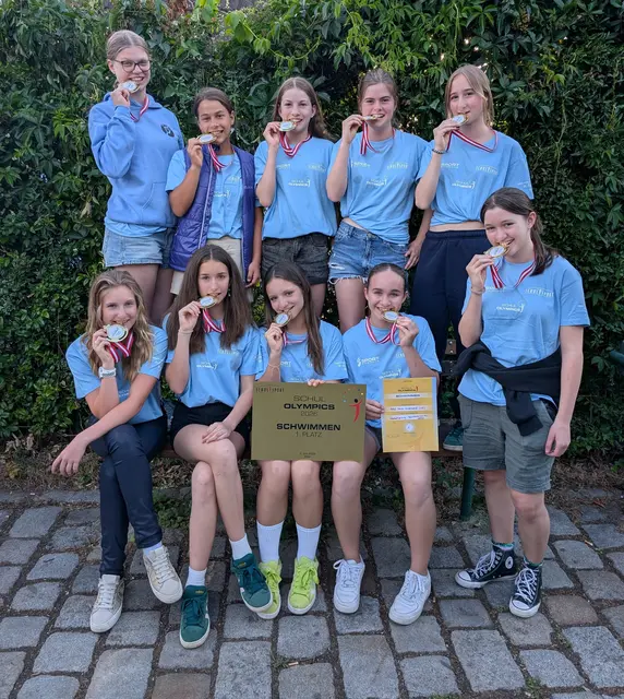 Das 10-köpfige Mädchenteam des SRG aus den 3. und 4. Klassen holte bei den Bundesmeisterschaften den Titel. | Foto: SRG