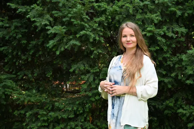 Alevtina Koren lebt bereits seit acht Jahren in Döbling. Sie lässt sich von ihrer Umgebung inspirieren.  | Foto: Matthias Pandrea/MeinBezirk