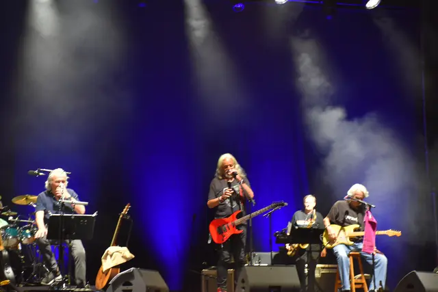 Die österreichische Bandbreite des Austropops gemeinsam auf einer Bühne: Gert Steinbäcker, Thomas Spitzer und Ulli Bäer | Foto: MeinBezirk/Waltraud Fischer