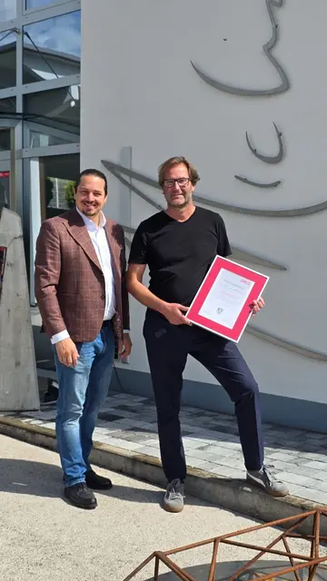 Urkundenüberreichung an Michael Leeb Trading GmbH für 15 Jahre erfolgreiches Unternehmertum
 | Foto: WKK