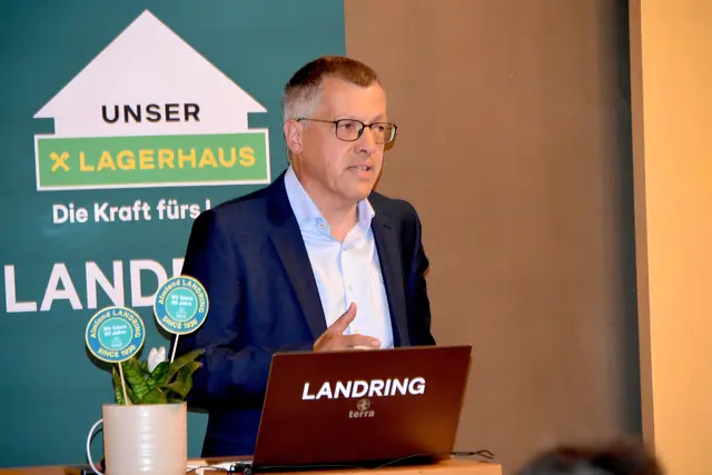 ng. Johann Oberger ist Leiter des Bereichs Technik in der Raiffeisen Ware Austria. | Foto: MeinBezirk/Helmut Riedl