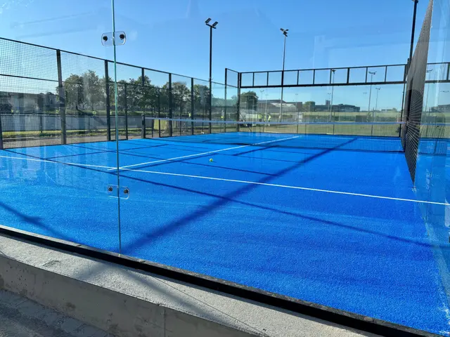 Den ganzen Tag über kannst du beim Open Play kostenlos Padel ausprobieren, erste Ballwechsel spielen und den neuen Trendsport hautnah erleben. | Foto: Markus Kahrer