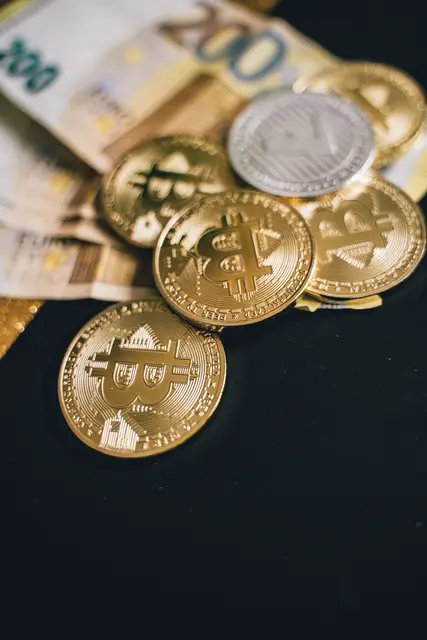 Unbekannte Täter täuschten eine 77-jährige Innsbruckerin mit einer Krypto-Masche. (Symbolbild) | Foto: pexels / Alesia Kozik